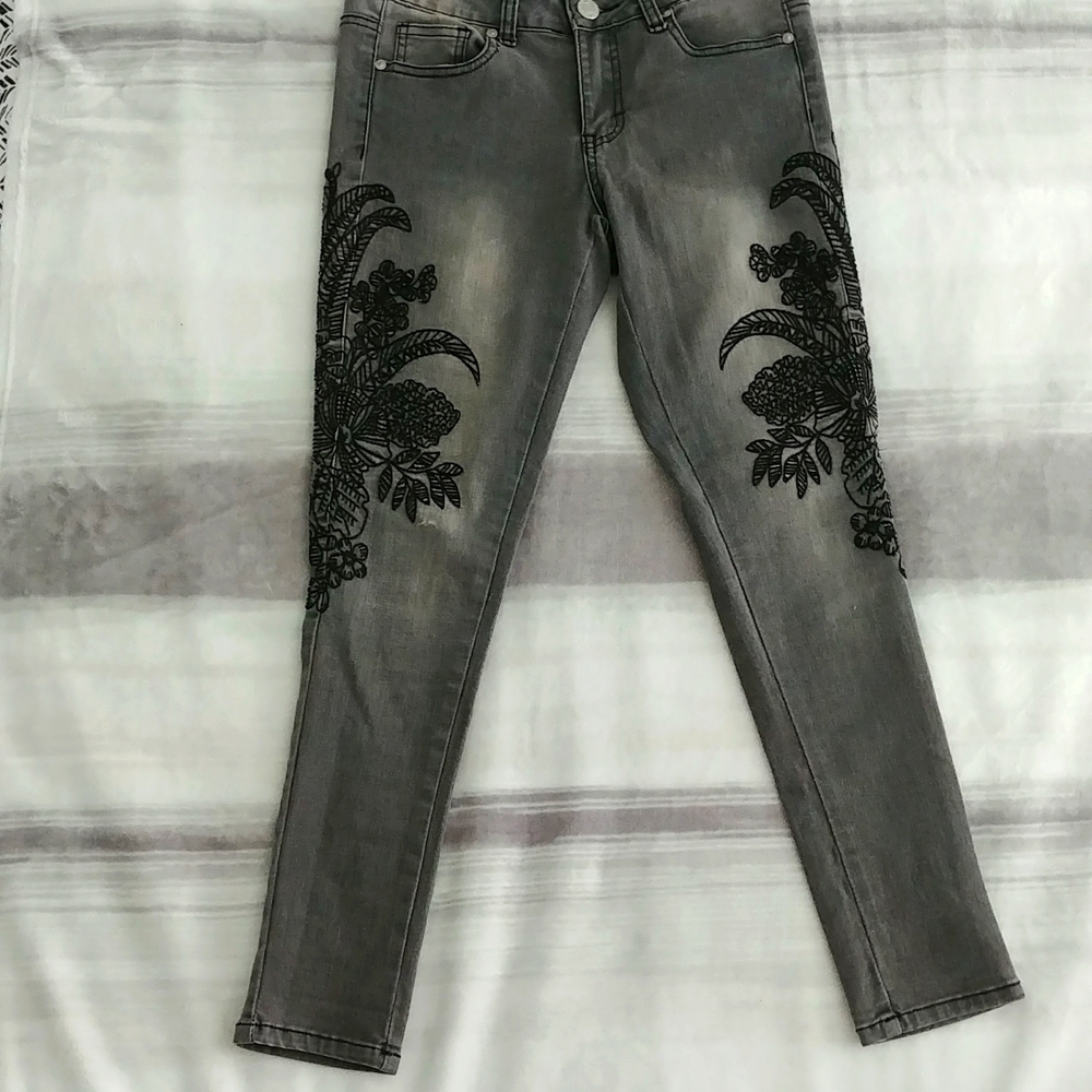 Sandpiper Floral Embroidery Jeans